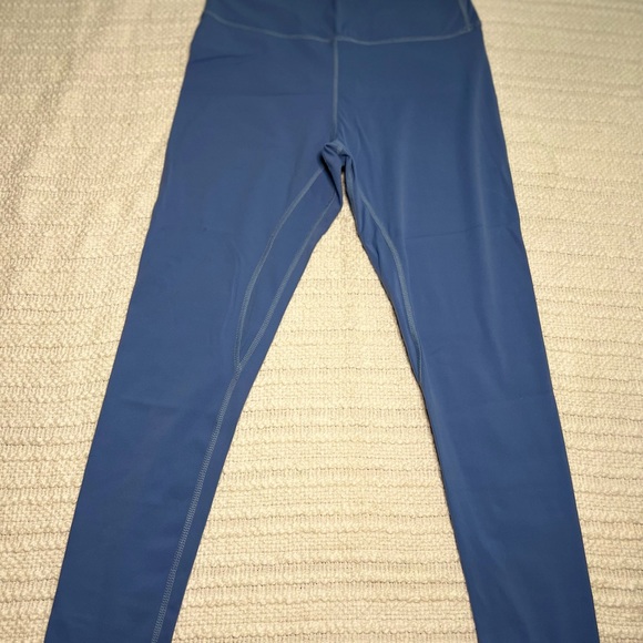 Lululomon leggings - Picture 2 of 4